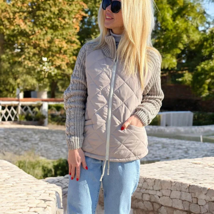 Karina™ | Pikowana Kurtka z Dzianinowymi Rękawami